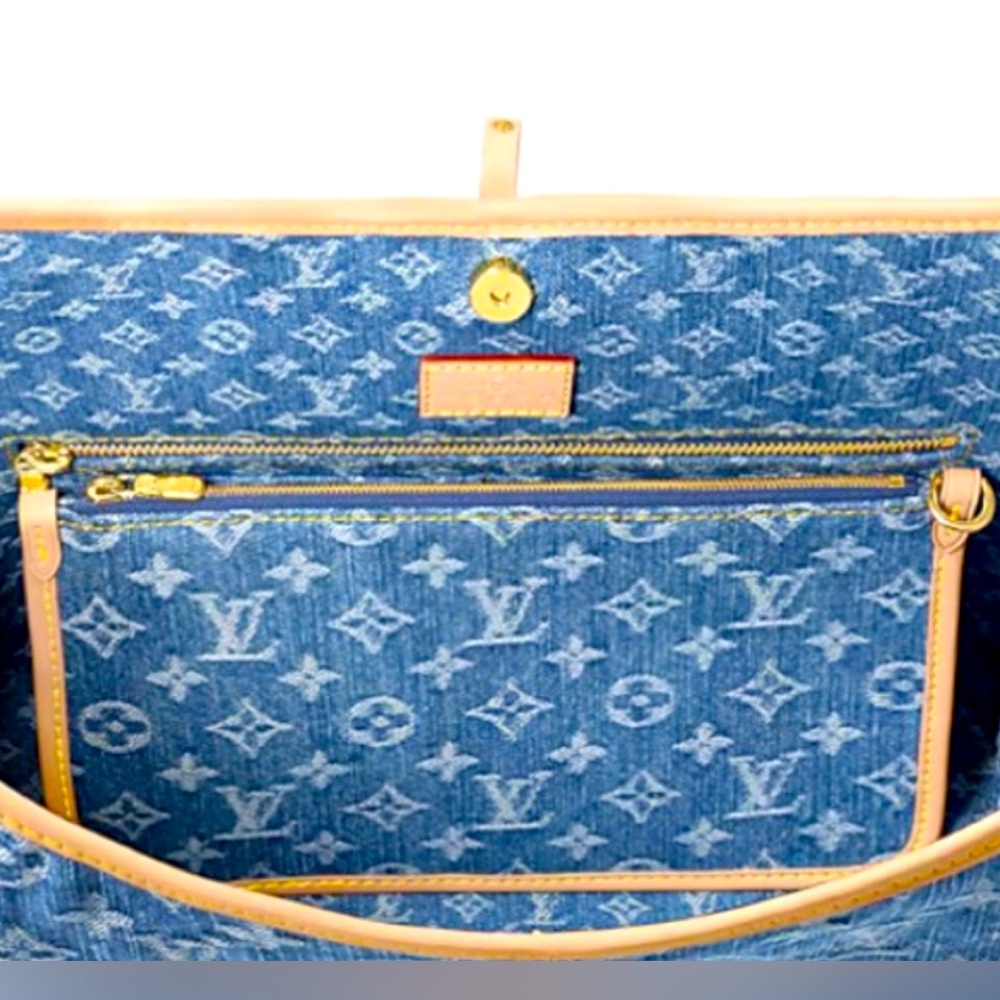 Rare Louis Vuitton Blue and Yellow Women's authentic, just a pouch(without purse